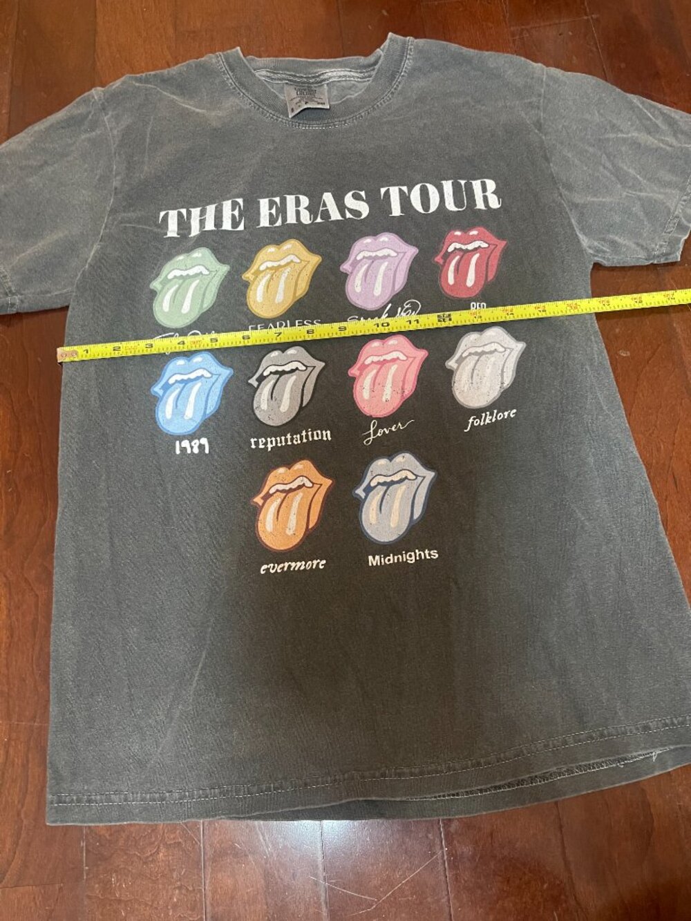 Comfort Colors Taylor Swift Eras Tour Faded Gray Graphic Tee Small - Picture 4 of 5